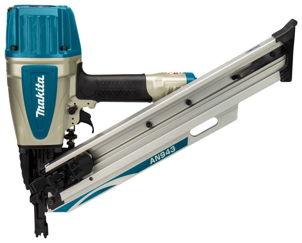 constructietacker makita 8bar-7