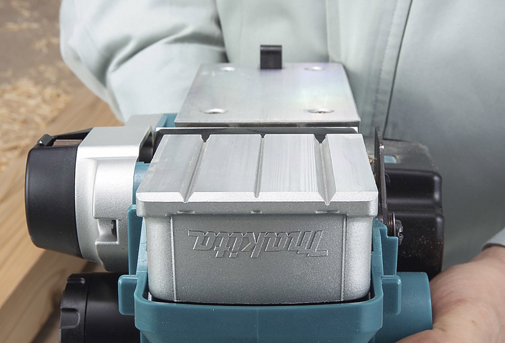 schaafmachine makita 82mm-7